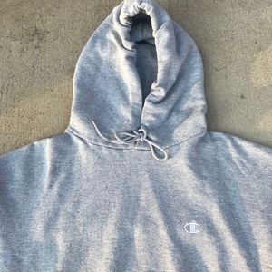 Champion Sweaters - Champion Grey Hoodie Sz L Champion Sweaters - Champion Grey Hoodie Sz L